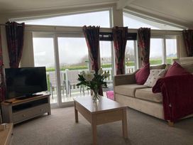 White Acres Holiday Park - Holiday Accommodation 7412 - Cornwall - 1189084 - thumbnail photo 3