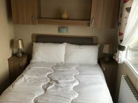 Kiln Park Holiday Park - Holiday Accommodation 7425 - South Wales - 1189086 - thumbnail photo 3