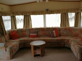 Hayling Island Holiday Park - Meadow Bay Villages - Holiday Accommodation 7463 - Hampshire - 1189087 - thumbnail photo 2