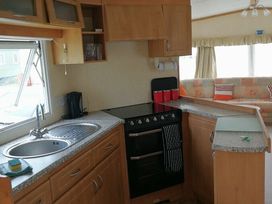 Hayling Island Holiday Park - Meadow Bay Villages - Holiday Accommodation 7463 - Hampshire - 1189087 - thumbnail photo 4