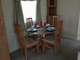 Hayling Island Holiday Park - Meadow Bay Villages - Holiday Accommodation 7463 - Hampshire - 1189087 - thumbnail photo 5