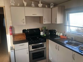 Trecco Bay - Holiday Accommodation 7489 - Somerset & Wiltshire - 1189088 - thumbnail photo 1