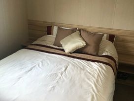 Trecco Bay - Holiday Accommodation 7489 - Somerset & Wiltshire - 1189088 - thumbnail photo 4