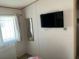 Marton Mere Holiday Village - Holiday Accommodation 7507 - Lake District - 1189089 - thumbnail photo 5