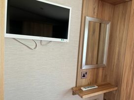 Marton Mere Holiday Village - Holiday Accommodation 7507 - Lake District - 1189089 - thumbnail photo 6