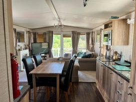 Marton Mere Holiday Village - Holiday Accommodation 7507 - Lake District - 1189089 - thumbnail photo 9