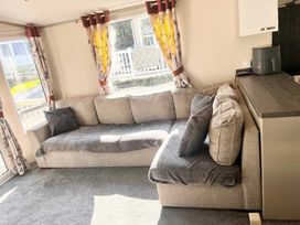 Marton Mere Holiday Village - Holiday Accommodation 7580 - Lake District - 1189094 - thumbnail photo 6