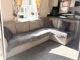 Marton Mere Holiday Village - Holiday Accommodation 7580 - Lake District - 1189094 - thumbnail photo 8