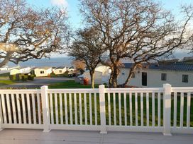 Devon Cliffs Holiday Park - Holiday Accommodation 7643 - Devon - 1189096 - thumbnail photo 2