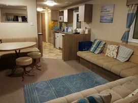 Devon Cliffs Holiday Park - Holiday Accommodation 7643 - Devon - 1189096 - thumbnail photo 4