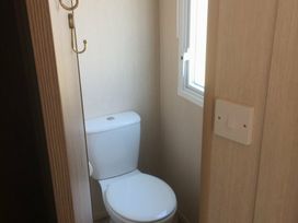 Devon Cliffs Holiday Park - Holiday Accommodation 7643 - Devon - 1189096 - thumbnail photo 15