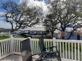 Devon Cliffs Holiday Park - Holiday Accommodation 7643 - Devon - 1189096 - thumbnail photo 18