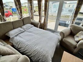 Greenacres Holiday Park - Holiday Accommodation 7656 - North Wales - 1189098 - thumbnail photo 11