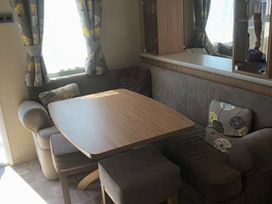 Greenacres Holiday Park - Holiday Accommodation 7656 - North Wales - 1189098 - thumbnail photo 14