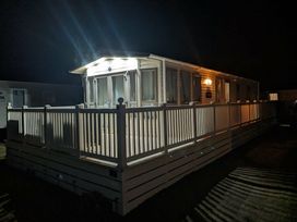 Greenacres Holiday Park - Holiday Accommodation 7656 - North Wales - 1189098 - thumbnail photo 16