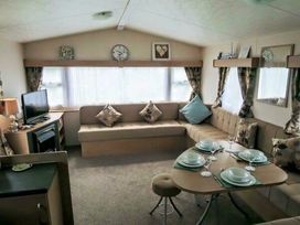 Looe Bay Holiday Park - Holiday Accommodation 772 - Devon - 1189101 - thumbnail photo 5