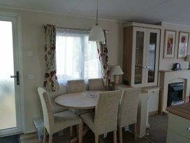 Ladram Bay Holiday Park - Holiday Accommodation 776 - Devon - 1189102 - thumbnail photo 6