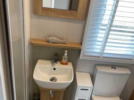 Trecco Bay - Holiday Accommodation 7817 - Somerset & Wiltshire - 1189110 - thumbnail photo 8