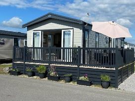Trecco Bay - Holiday Accommodation 7817 - Somerset & Wiltshire - 1189110 - thumbnail photo 11