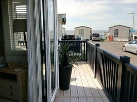 Trecco Bay - Holiday Accommodation 7817 - Somerset & Wiltshire - 1189110 - thumbnail photo 12