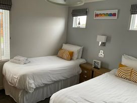 White Acres Holiday Park - Holiday Accommodation 7852 - Cornwall - 1189112 - thumbnail photo 10