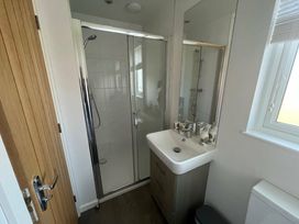 White Acres Holiday Park - Holiday Accommodation 7852 - Cornwall - 1189112 - thumbnail photo 12