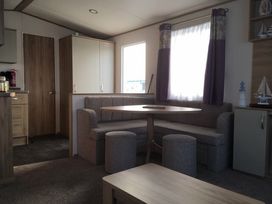 Kingfisher Caravan Park - Holiday Accommodation 7881 - Lincolnshire - 1189113 - thumbnail photo 2