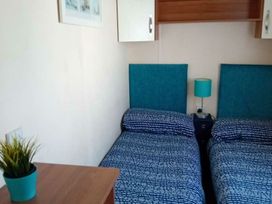 Lyons Robin Hood - Holiday Accommodation 7902 - North Wales - 1189114 - thumbnail photo 16