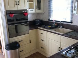 Skipsea Sands Holiday Park - Holiday Accommodation 7908 - North Yorkshire (incl. Whitby) - 1189115 - thumbnail photo 11