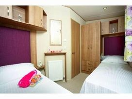 Devon Cliffs Holiday Park - Holiday Accommodation 7924 - Devon - 1189117 - thumbnail photo 7