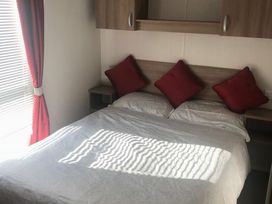 Kiln Park Holiday Park - Holiday Accommodation 7936 - South Wales - 1189119 - thumbnail photo 2
