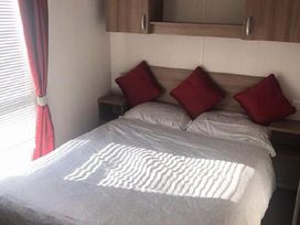 Kiln Park Holiday Park - Holiday Accommodation 7936 - South Wales - 1189119 - thumbnail photo 9