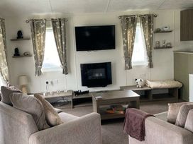 White Acres Holiday Park - Holiday Accommodation 8002 - Cornwall - 1189123 - thumbnail photo 3