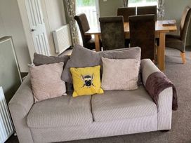 White Acres Holiday Park - Holiday Accommodation 8002 - Cornwall - 1189123 - thumbnail photo 6