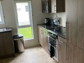 White Acres Holiday Park - Holiday Accommodation 8002 - Cornwall - 1189123 - thumbnail photo 9