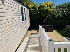 Kiln Park Holiday Park - Holiday Accommodation 8085 - South Wales - 1189126 - thumbnail photo 4