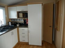 Kingfisher Caravan Park - Holiday Accommodation 809 - Lincolnshire - 1189127 - thumbnail photo 2