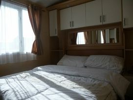 Kingfisher Caravan Park - Holiday Accommodation 809 - Lincolnshire - 1189127 - thumbnail photo 4