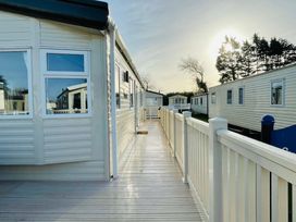 Kiln Park Holiday Park - Holiday Accommodation 8093 - South Wales - 1189128 - thumbnail photo 6