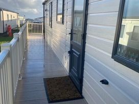 Primrose Valley Holiday Park - Holiday Accommodation 812 - North Yorkshire (incl. Whitby) - 1189133 - thumbnail photo 2