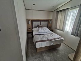 Primrose Valley Holiday Park - Holiday Accommodation 812 - North Yorkshire (incl. Whitby) - 1189133 - thumbnail photo 11