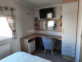 Blue Dolphin Holiday Park - Holiday Accommodation 8128 - North Yorkshire (incl. Whitby) - 1189134 - thumbnail photo 13