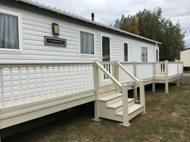 Manor Park Holiday Village - Holiday Accommodation 8164 - Norfolk - 1189136 - thumbnail photo 1