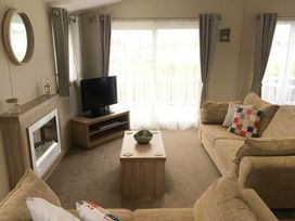 Manor Park Holiday Village - Holiday Accommodation 8164 - Norfolk - 1189136 - thumbnail photo 4