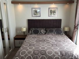 Perran Sands - Holiday Accommodation 8182 - Cornwall - 1189138 - thumbnail photo 11