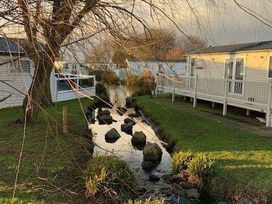 Manor Park Holiday Village - Holiday Accommodation 8252 - Norfolk - 1189142 - thumbnail photo 5