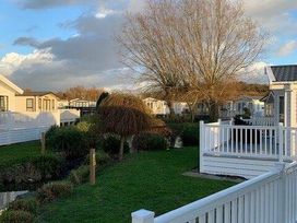 Manor Park Holiday Village - Holiday Accommodation 8252 - Norfolk - 1189142 - thumbnail photo 6