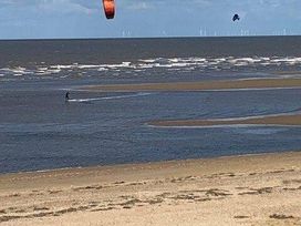 Manor Park Holiday Village - Holiday Accommodation 8252 - Norfolk - 1189142 - thumbnail photo 19