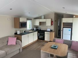 Caister Holiday Park - Holiday Accommodation 8272 - Norfolk - 1189144 - thumbnail photo 2