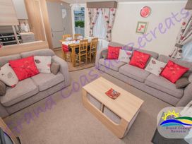 Devon Cliffs Holiday Park - Holiday Accommodation 8305 - Devon - 1189151 - thumbnail photo 4